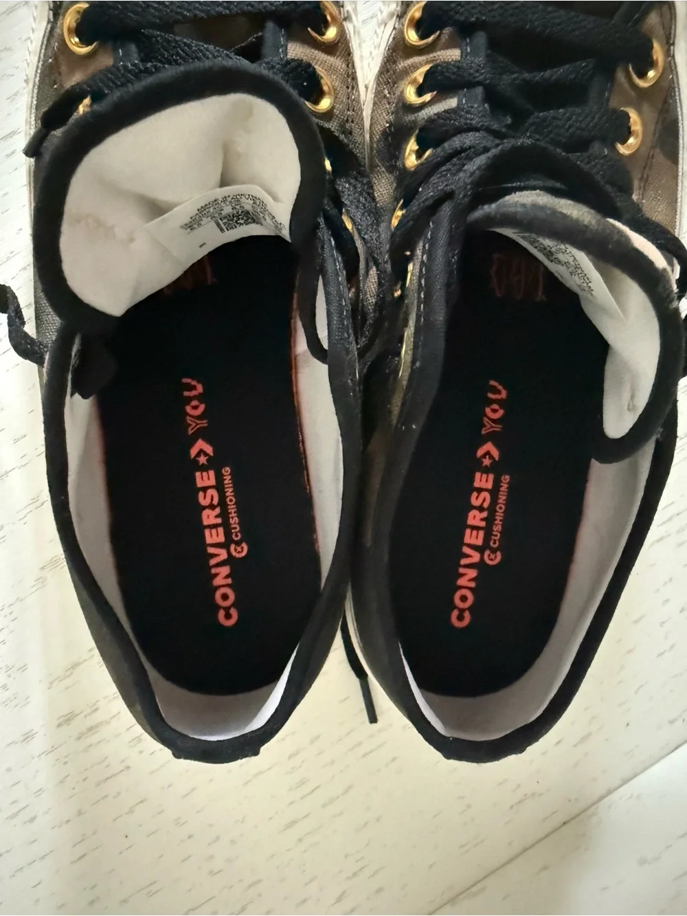 Converse Low-Top Camo Sneakers - Black, Green & Brown size 8.5 women